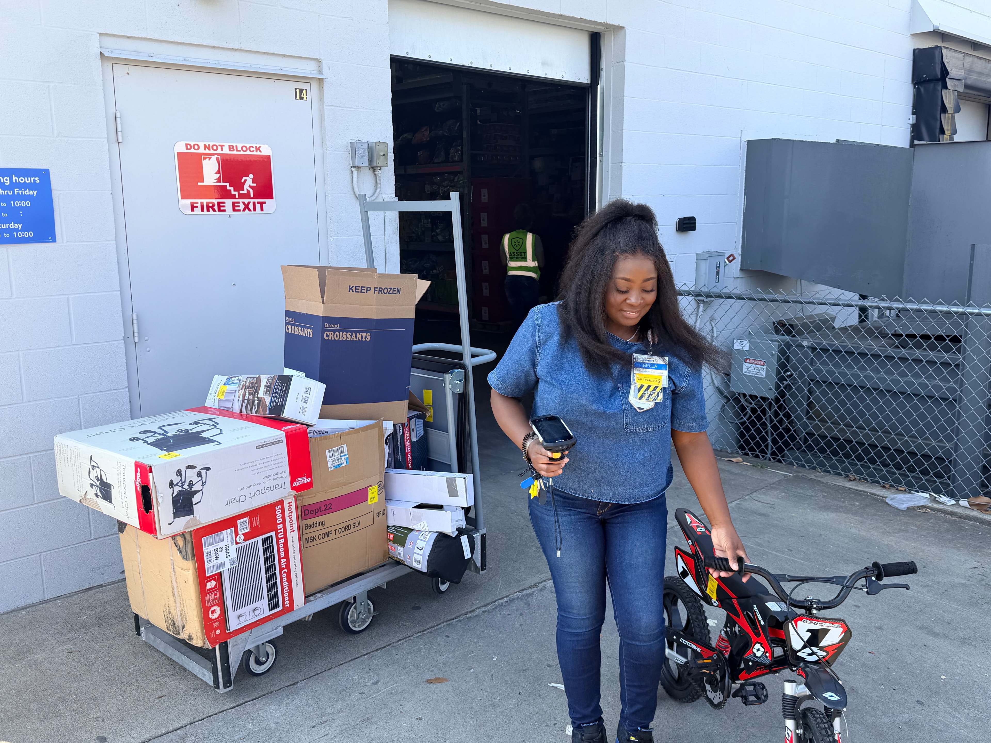 Mobile Retail Store with youth leaders